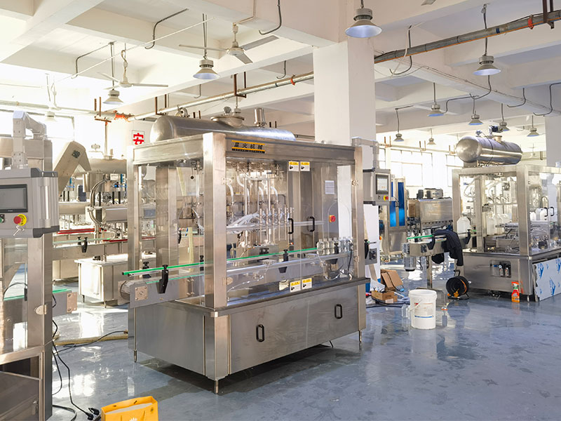 全自動數控液體灌裝機